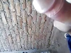 خروس شوهر از بکن بکن حشری همسر بالغ در ماسک و لباس زیر زنانه سکسی لذت می برد