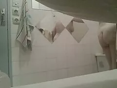 عمه بالغ خروس را در خیابان مکیده و یک عکس تقدیر روی فیلم سکسی خارجی بکن بکن صورت زیر دوربین می گیرد